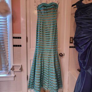 Sherri Hill size 8 Teal Strapless Gown.